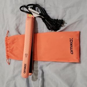 🔴 Amika Limited Edition Flat Iron
